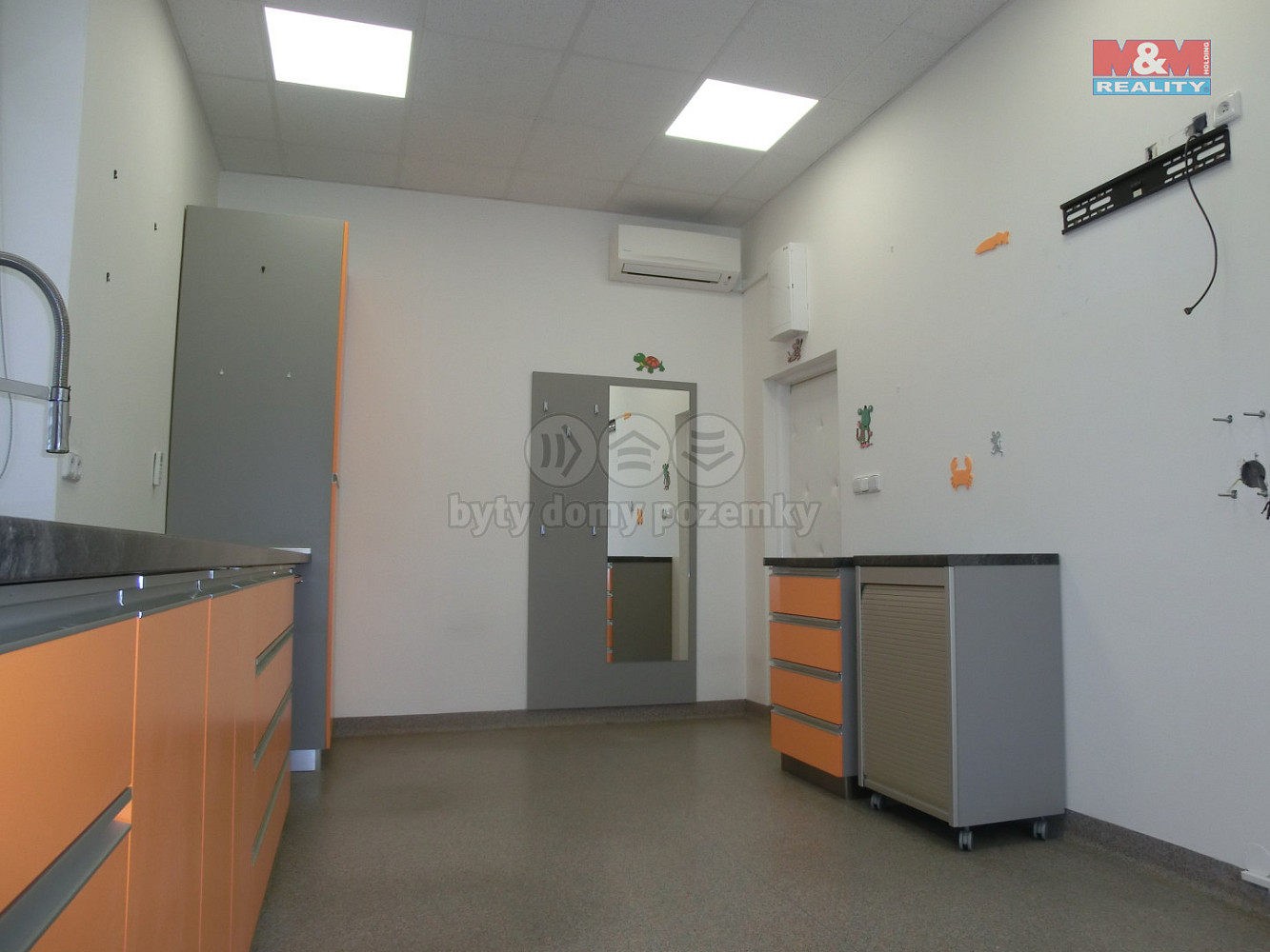Prodej obchodních prostor 17 m² – pohled 2