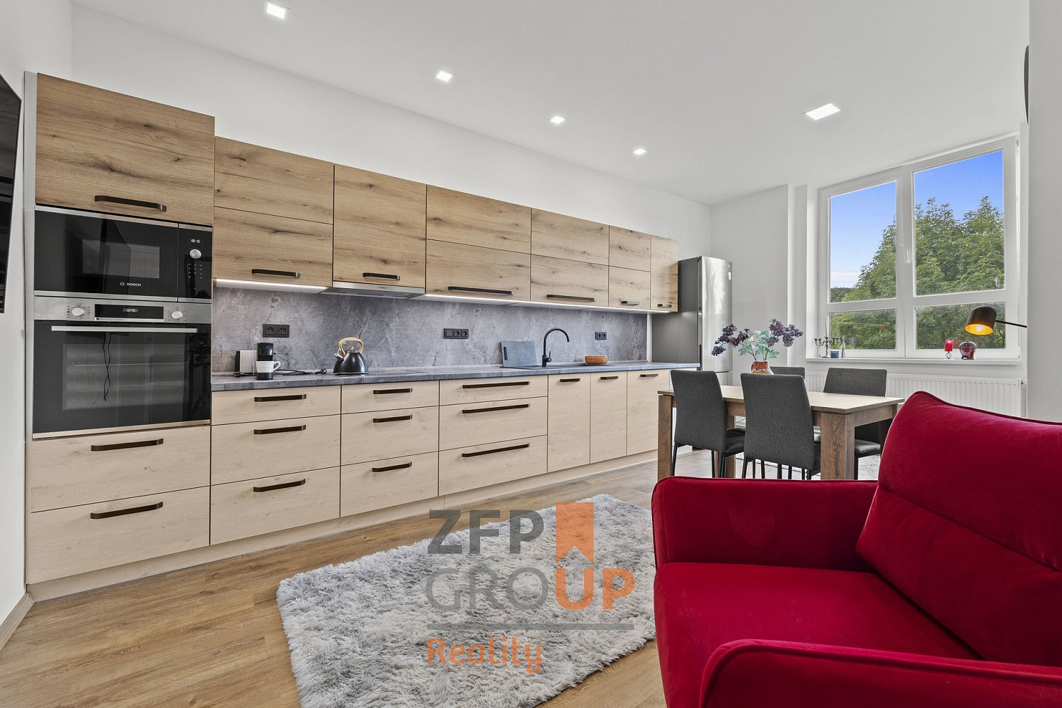 Prodej domu 1 200 m² s pozemkem 381 m² – fotografie 3