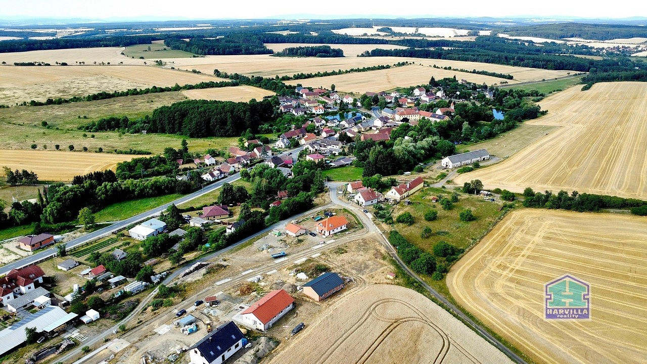 Prodej stavebního pozemku 1 121 m² – fotografie 2
