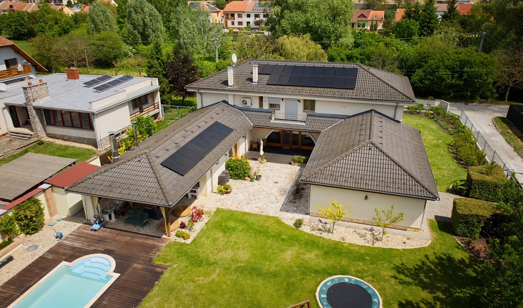 Prodej domu 376 m² s pozemkem 2 273 m², Syrovice – náhled fotky 2