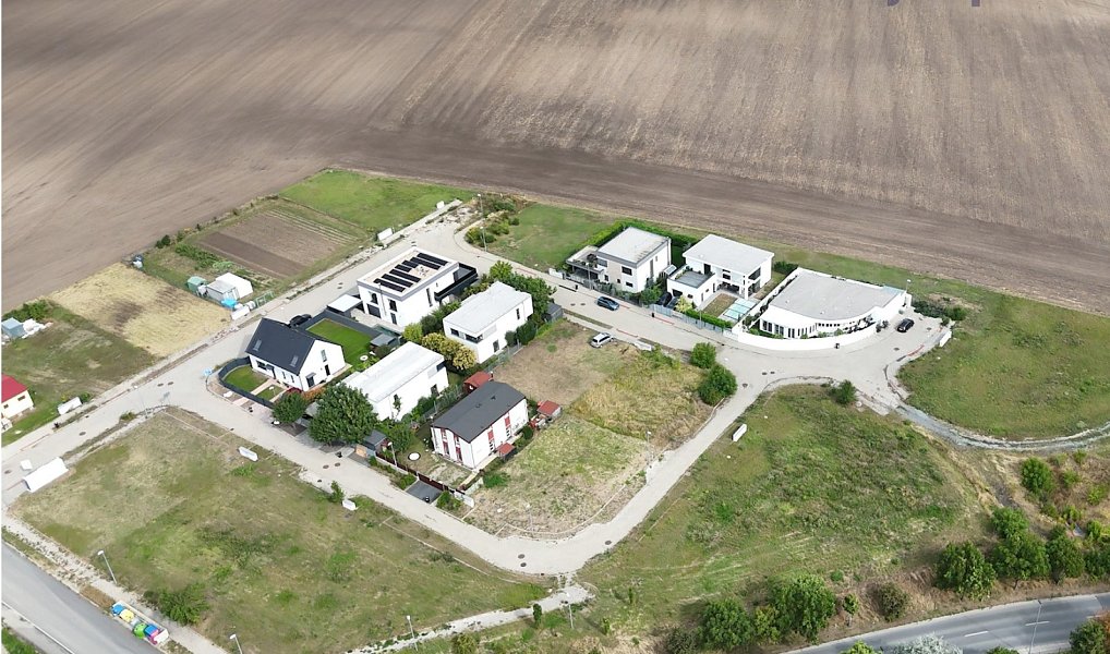 Prodej stavebního pozemku 491 m², Praha – náhled fotky 2