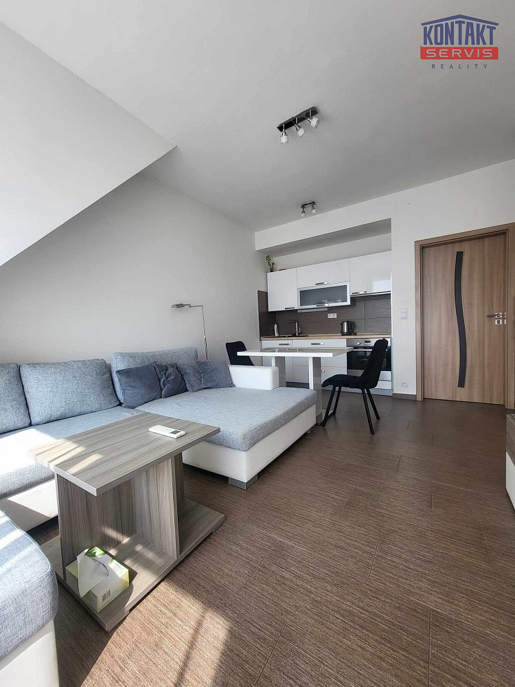 Pronájem bytu 2+kk 49 m² – fotografie 2
