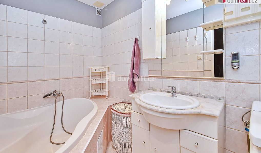 Prodej bytu 3+1 80 m², Praha – náhled fotky 19