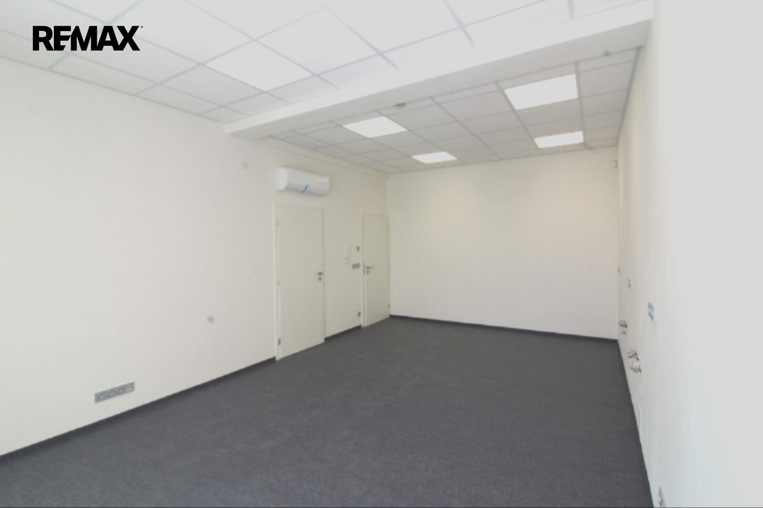 Pronájem komerčního objektu (jiného typu) 49 m² – fotografie 2