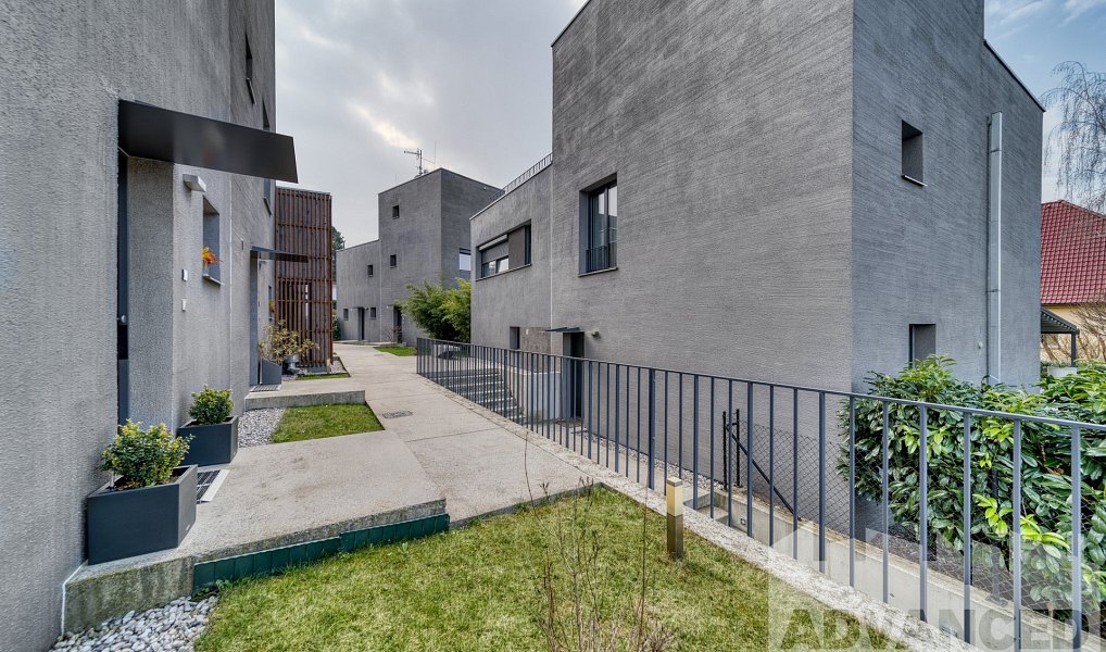 Prodej domu 120 m² s pozemkem 57 m², Praha – náhled fotky 18