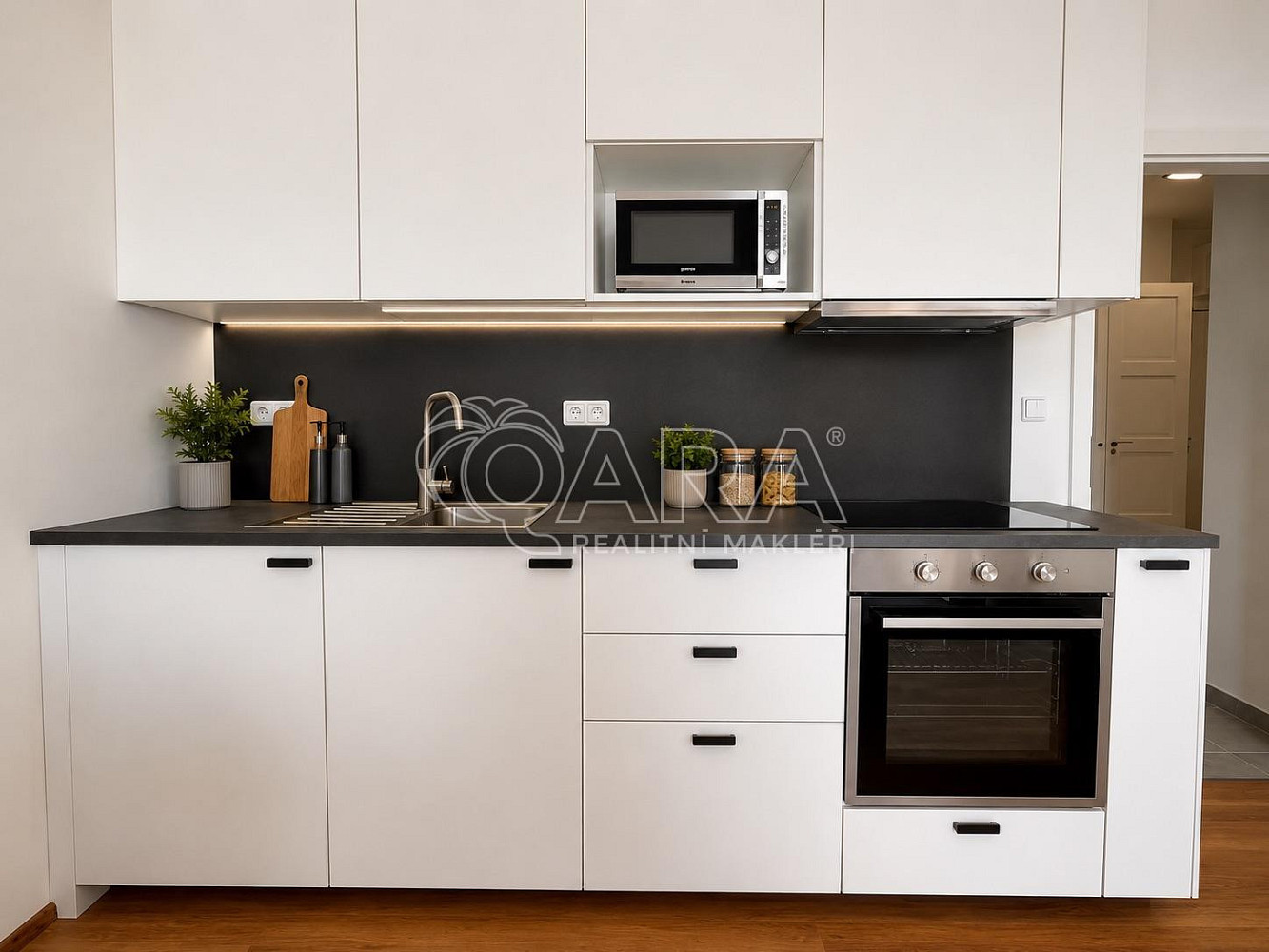 Pronájem bytu 1+kk 34 m² — photo 2
