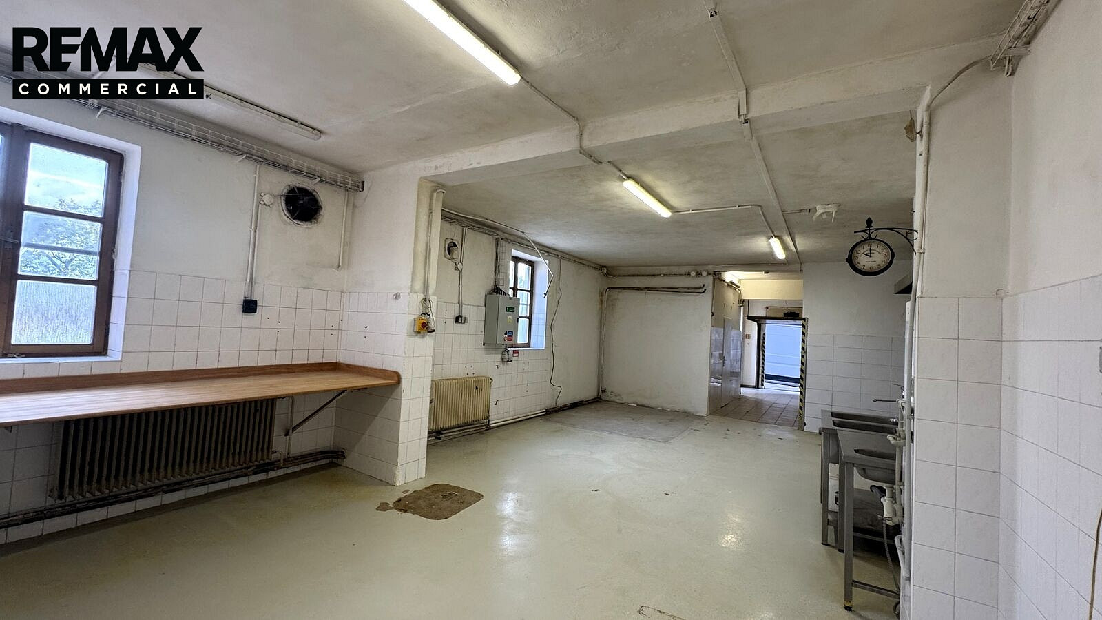 Pronájem obchodních prostor 159 m² – fotografie 4