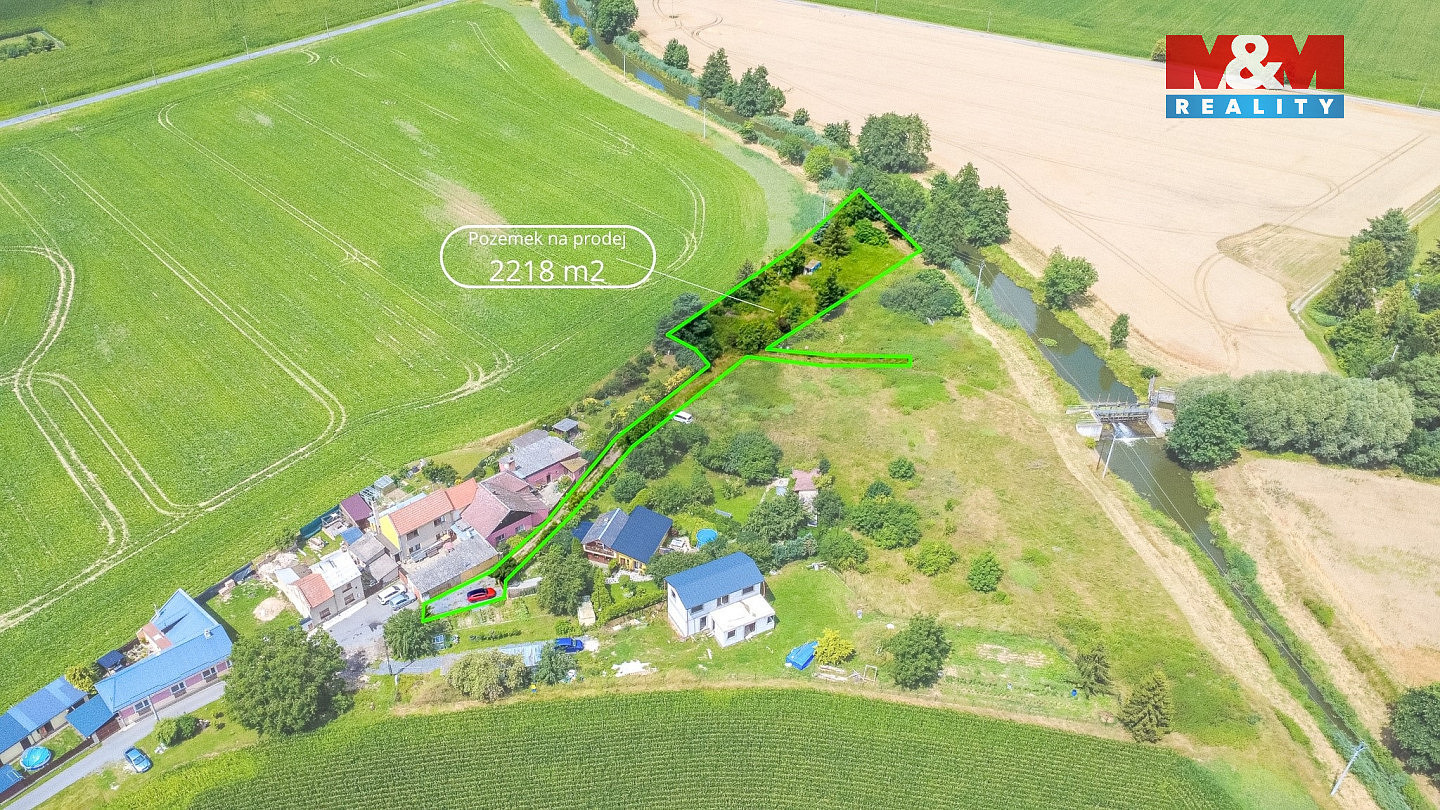 Prodej stavebního pozemku 1 718 m² – fotografie 2