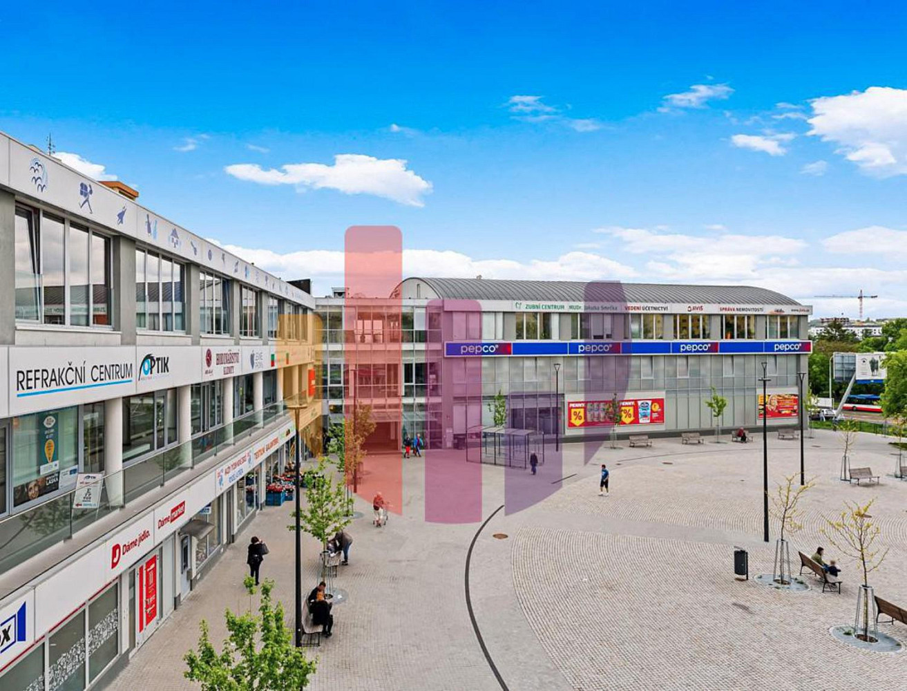 Pronájem obchodních prostor 111 m²