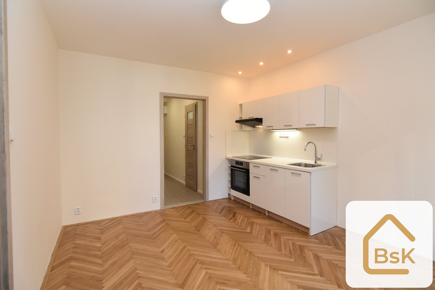 Pronájem bytu 1+1 30 m² - Widok 2