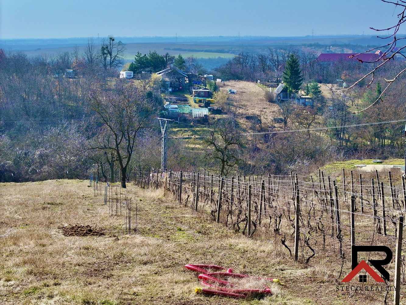 Prodej stavebního pozemku 1 815 m² – pohled 4