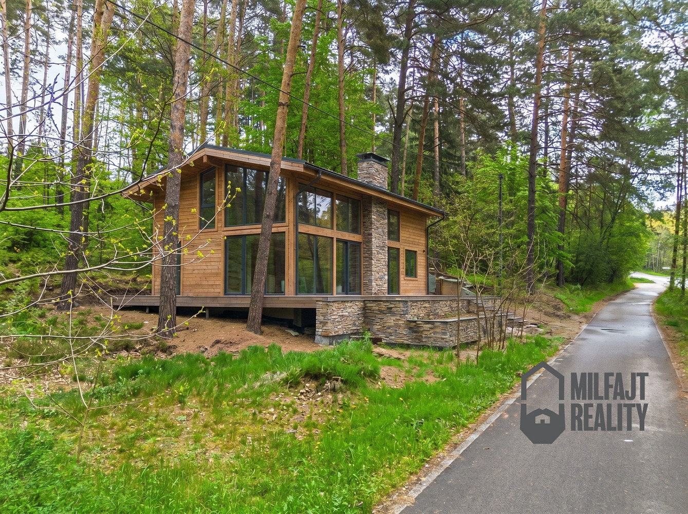 Prodej stavebního pozemku 1 647 m² – pohled 5