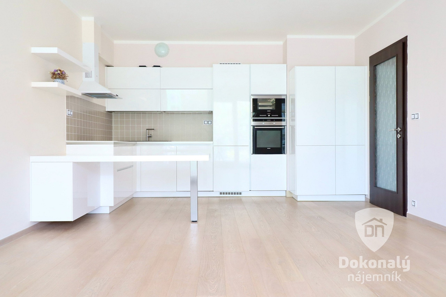 Pronájem bytu 3+kk 69 m² – fotografie 4
