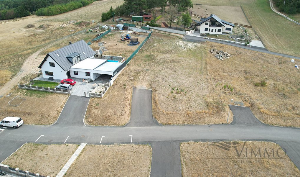 Prodej stavebního pozemku 1 070 m², Pařezov – náhled fotky 3