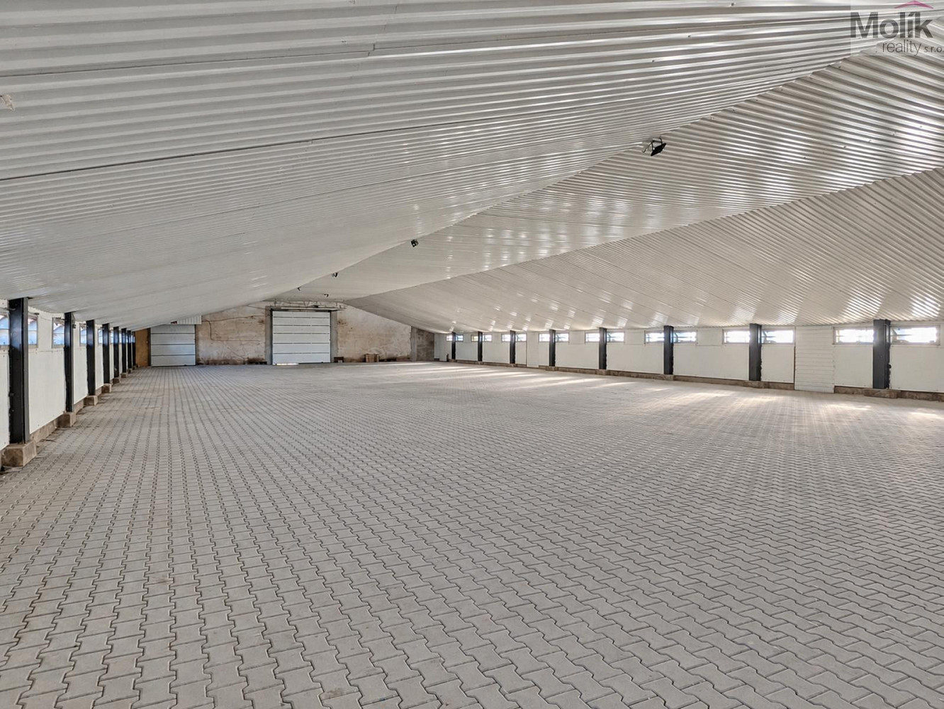 Pronájem skladovacích prostor 1 700 m² – fotografie 5