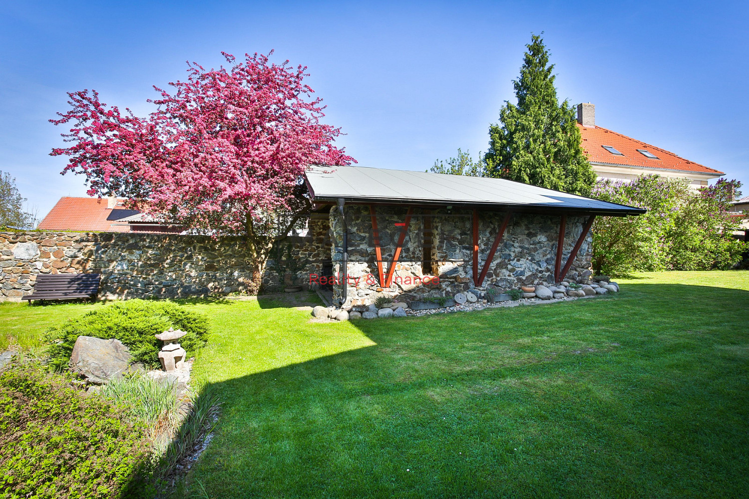 House in Unhošť, okres Kladno – další