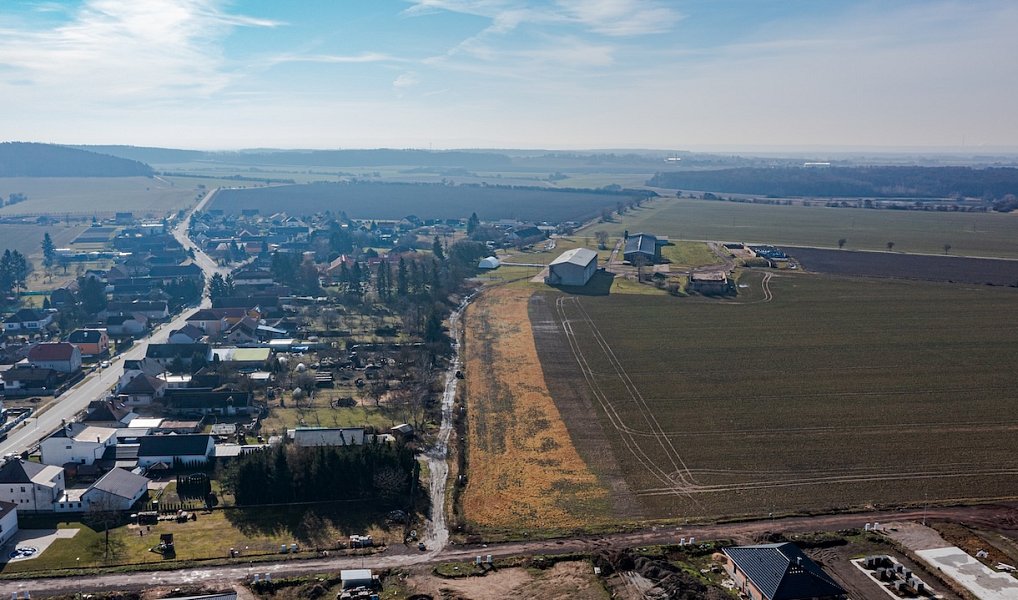 Prodej stavebního pozemku 1 000 m², Chudeřice – náhled fotky 9