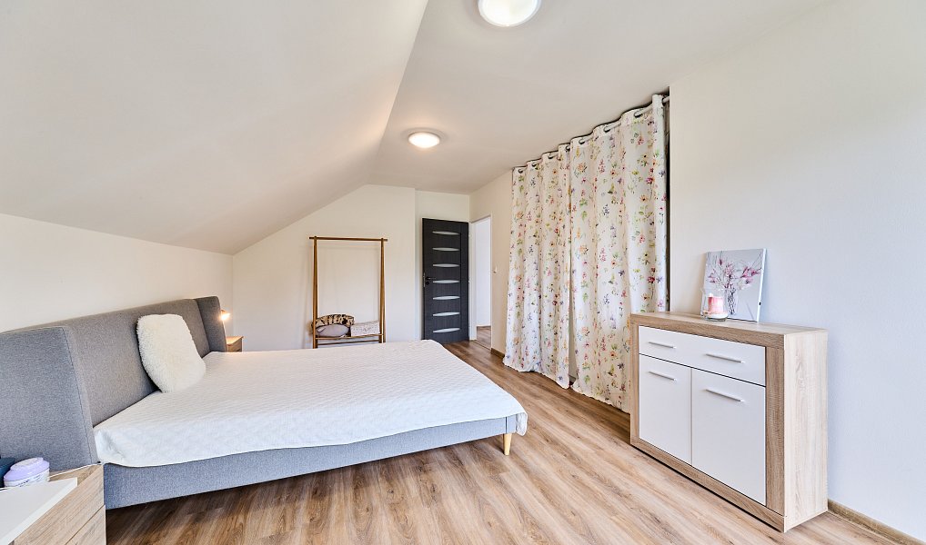 Prodej domu 141 m² s pozemkem 826 m², Mladé Buky – náhled fotky 21