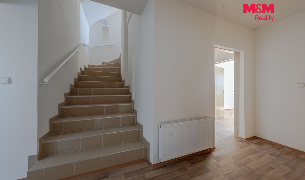 Pronájem domu 302 m² s pozemkem 421 m², Vrátno – náhled fotky 11