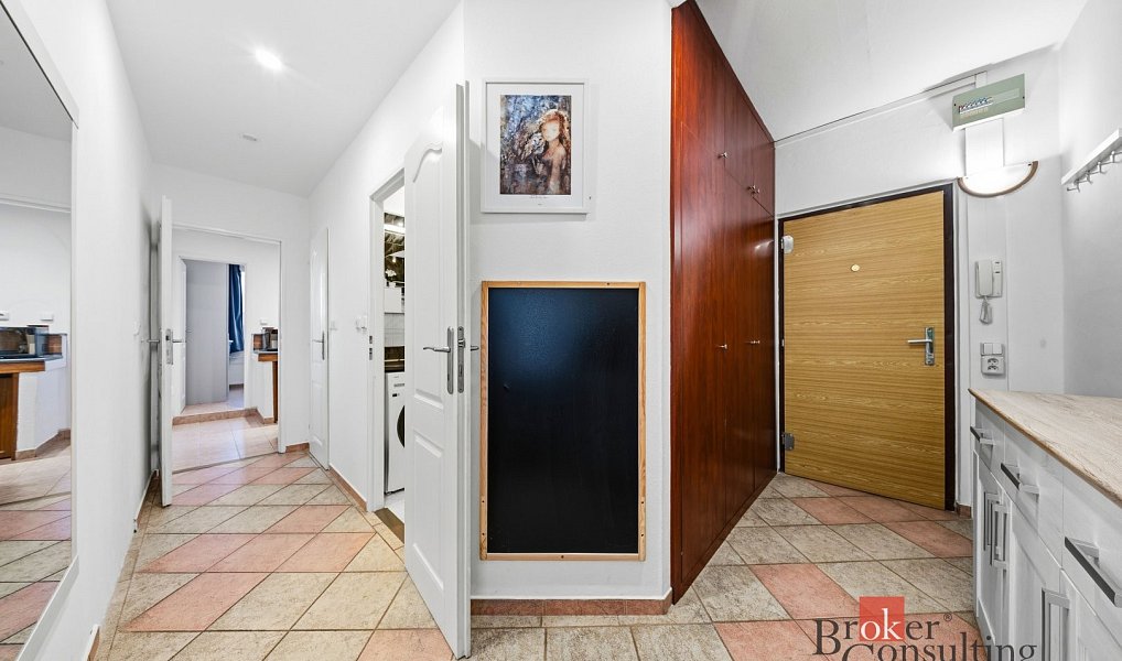 Prodej bytu 3+1 82 m², Hradec Králové – náhled fotky 2