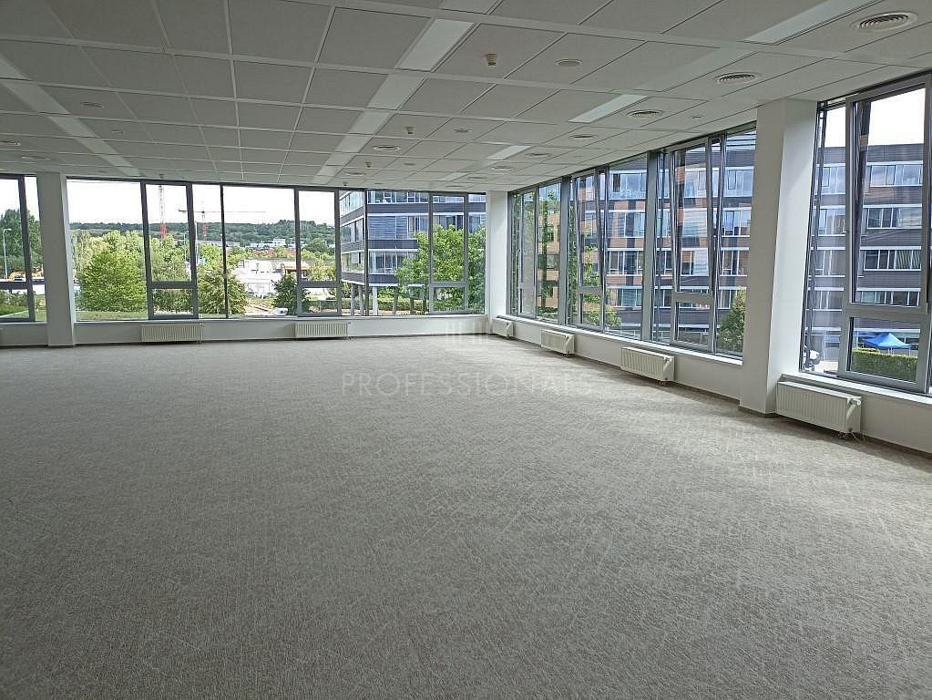 Pronájem kanceláře 500 m² – fotografie 4