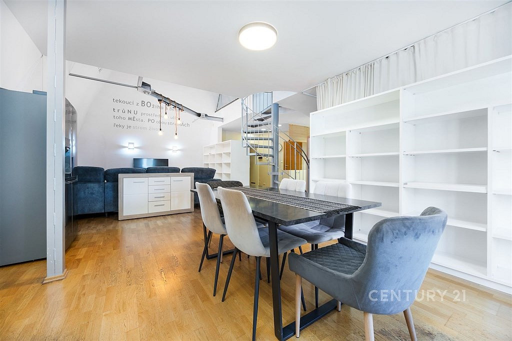 Pronájem kanceláře 146 m² — photo 5