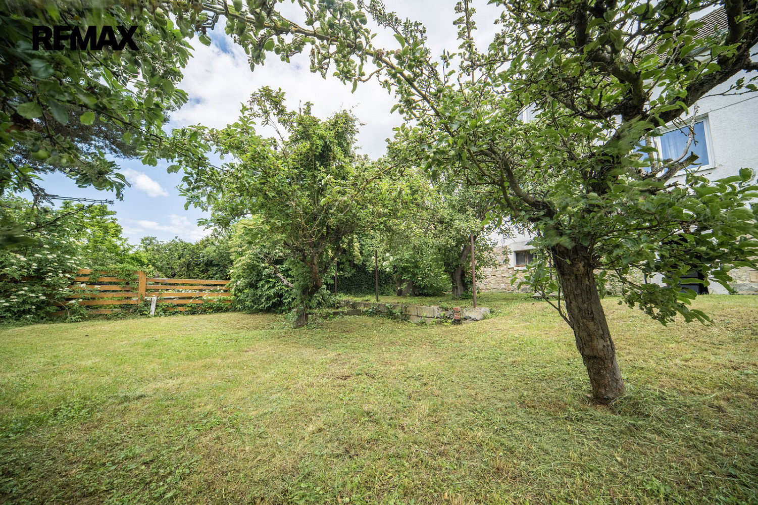 Prodej stavebního pozemku 705 m² – fotografie 2