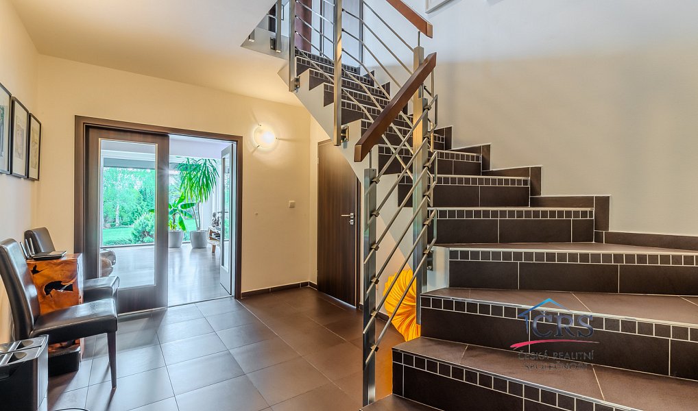 Prodej domu 310 m² s pozemkem 1 176 m², Hostivice – náhled fotky 12