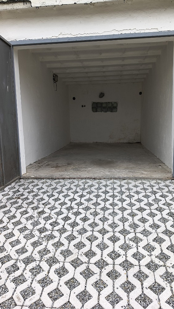 Garáž 18 m² s elektřinou – bez provize – fotografie 4
