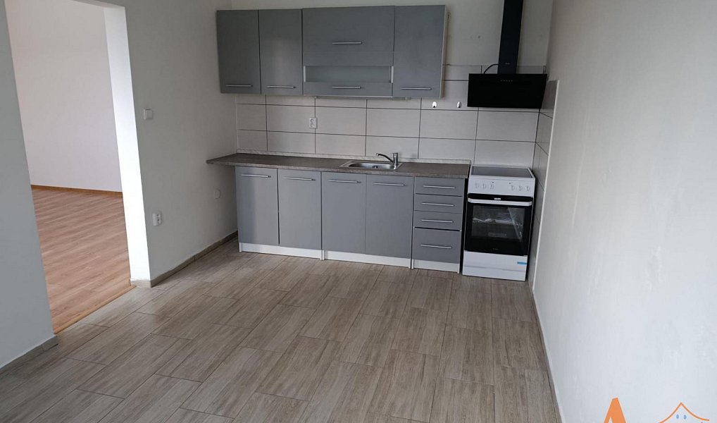 Pronájem bytu 2+1 48 m², Děčín – náhled fotky 2