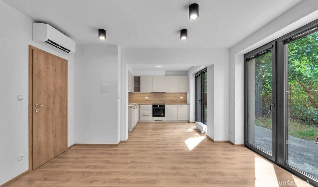 Pronájem bytu 3+1 188 m², Hradec Králové – náhled fotky 5