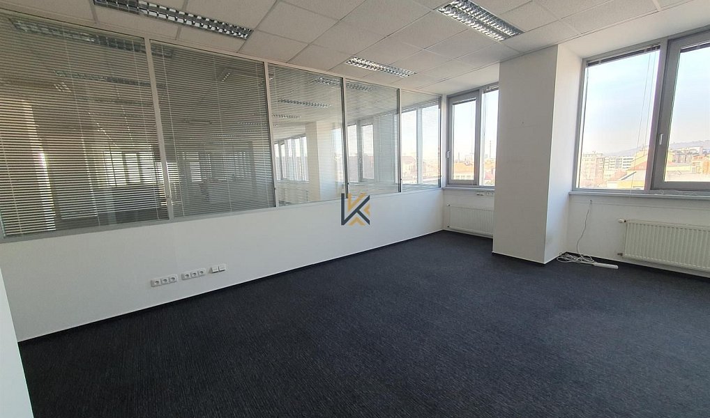 Pronájem kanceláře 285 m², Praha – náhled fotky 2
