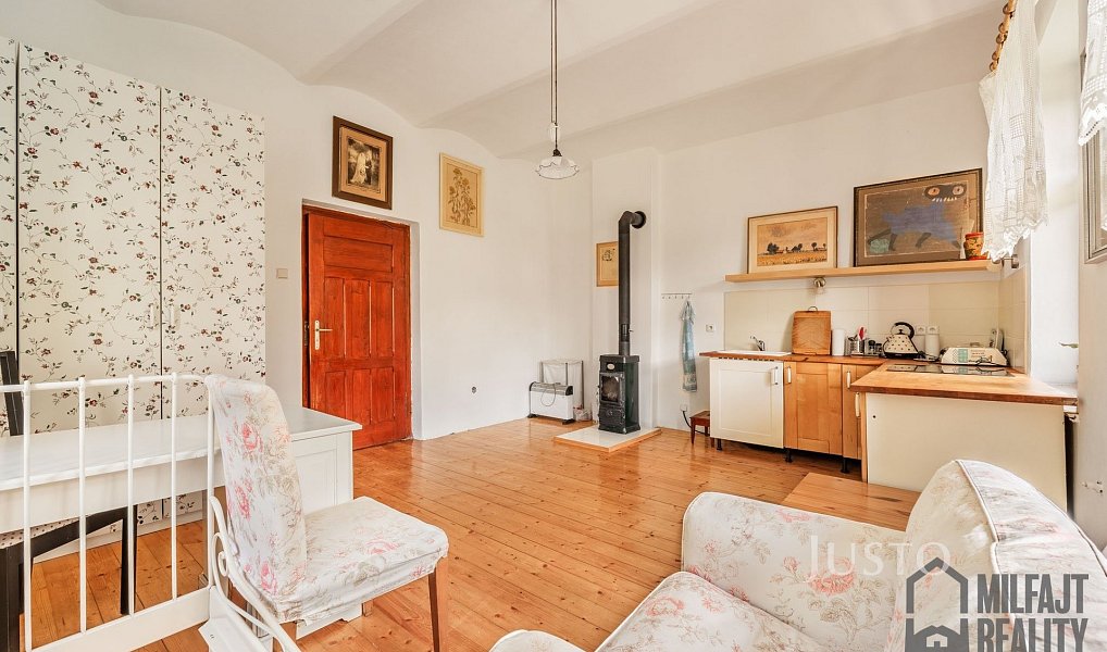 Prodej domu 336 m² s pozemkem 1 978 m², Železný Brod – náhled fotky 2
