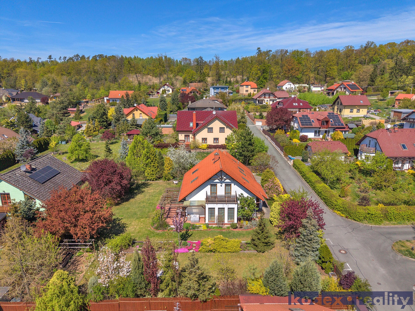 Prodej domu 263 m² s pozemkem 1 100 m² – pohled 3