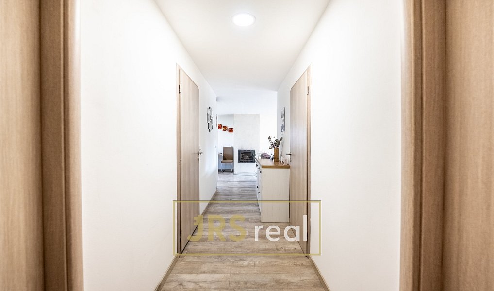 Prodej domu 105 m² s pozemkem 143 m², Šaratice – náhled fotky 8