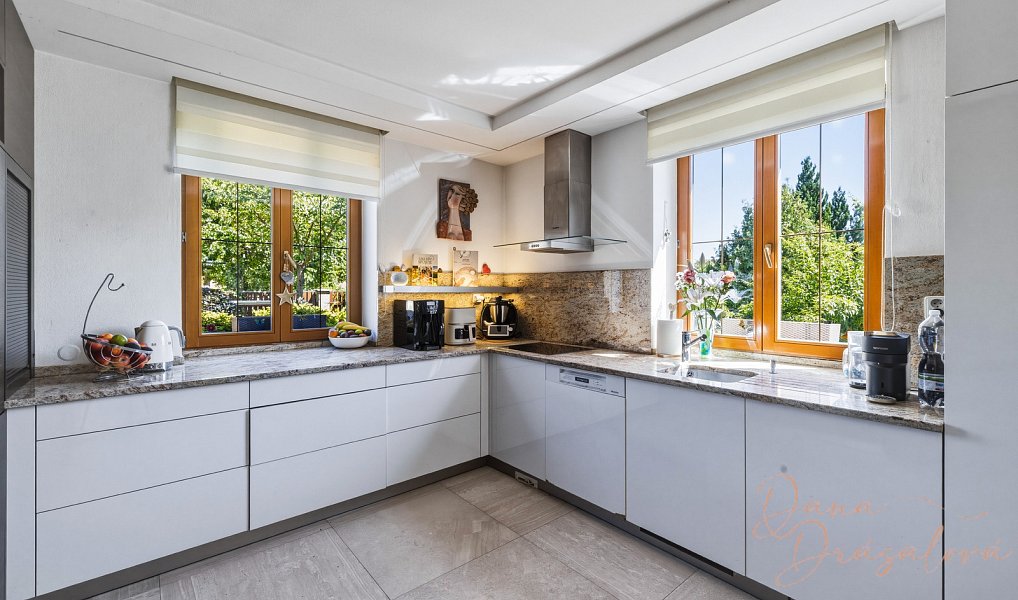 Prodej domu 320 m² s pozemkem 1 066 m², Valtice – náhled fotky 6