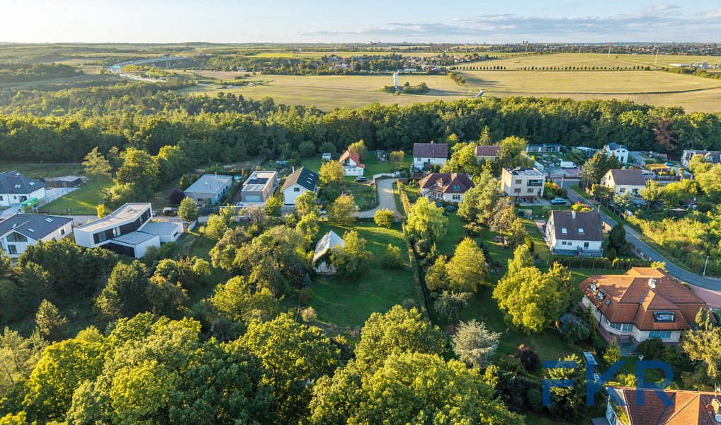 Prodej stavebního pozemku 886 m², Praha – náhled fotky 8