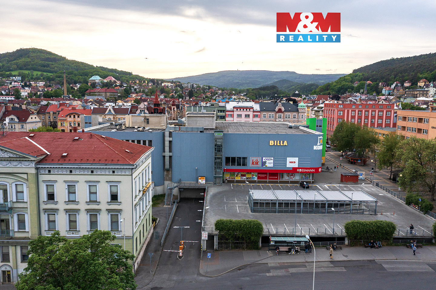 Pronájem obchodních prostor 12 m²