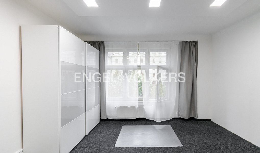 Pronájem kanceláře 175 m², Praha – náhled fotky 5