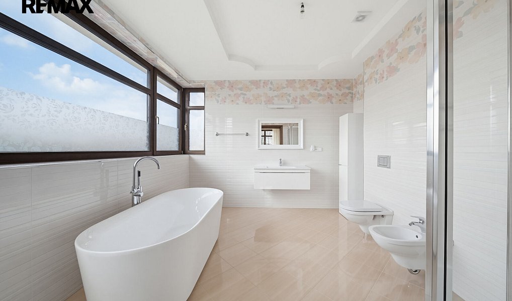 Prodej domu 363 m² s pozemkem 1 608 m², Jesenice – náhled fotky 28