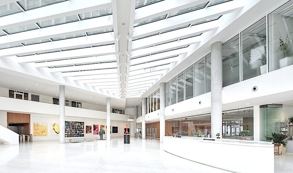 Pronájem kanceláře 989 m², Praha – náhled fotky 2