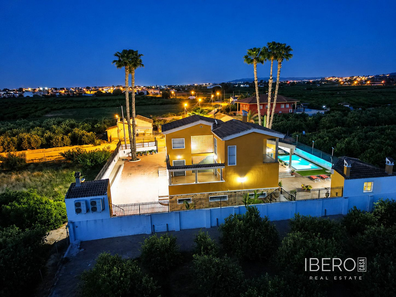 Prodej domu 500 m² s pozemkem 10 000 m²
