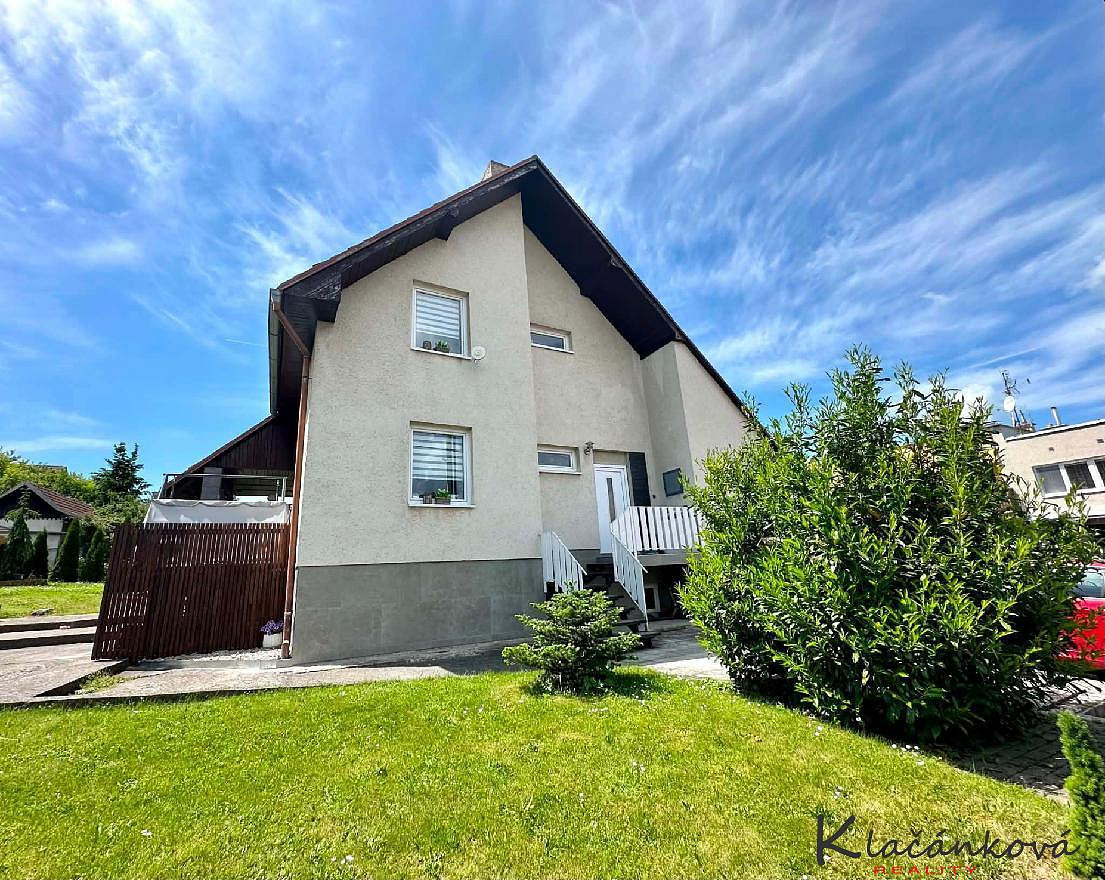 Prodej domu 216 m² s pozemkem 713 m²