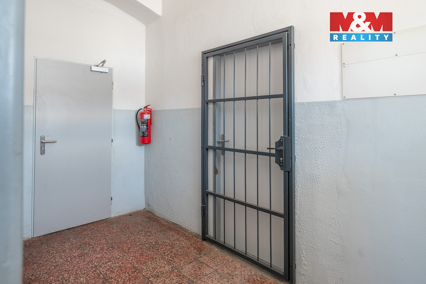 Prodej nájemního domu, činžáku 1 121 m² — photo 5
