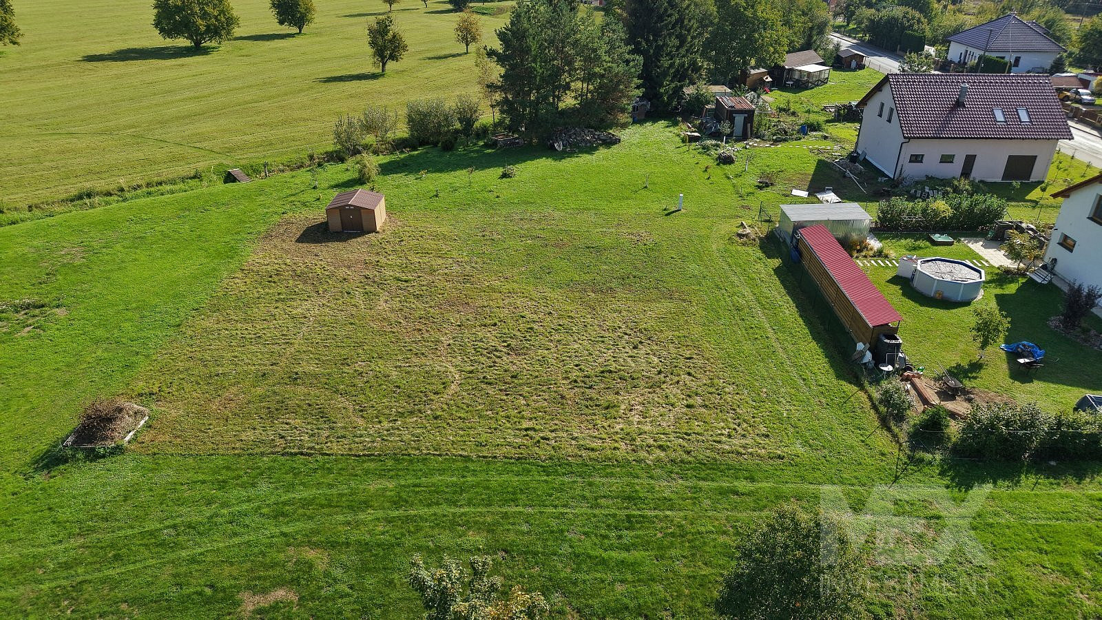 Prodej stavebního pozemku 999 m² – fotografie 4