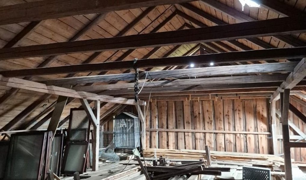 Prodej domu 208 m² s pozemkem 2 330 m², Lesná – náhled fotky 16