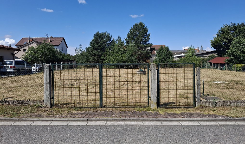 Prodej stavebního pozemku 1 165 m², Staré Hradiště – náhled fotky 2