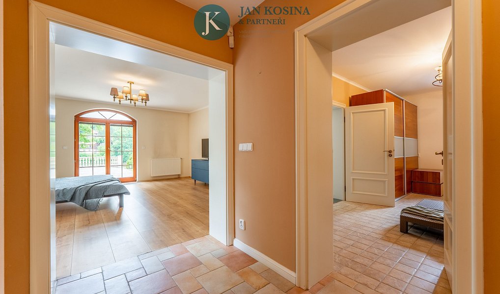 Prodej domu 236 m² s pozemkem 921 m², Hrusice – náhled fotky 32