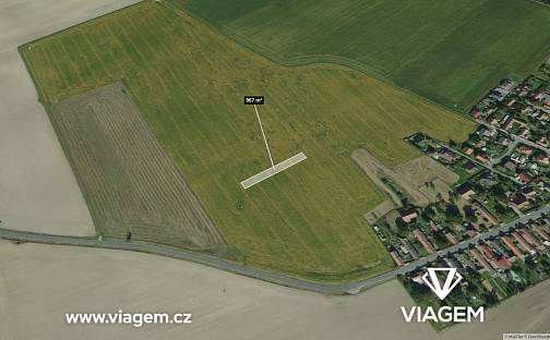 Prodej pole 967 m², Dvory, okres Nymburk