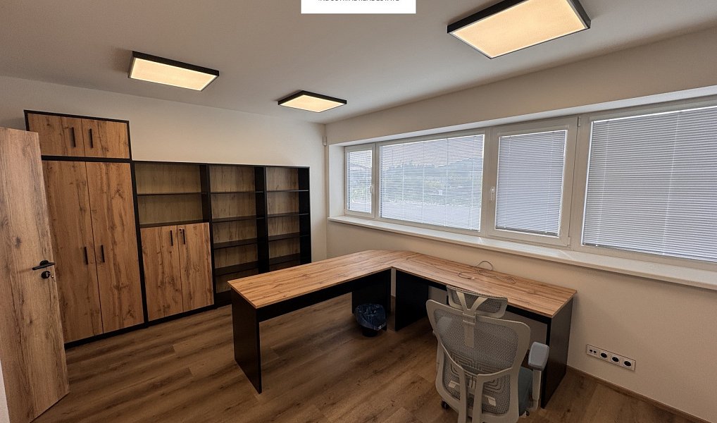 Pronájem skladovacích prostor 1 890 m², Herink – náhled fotky 6